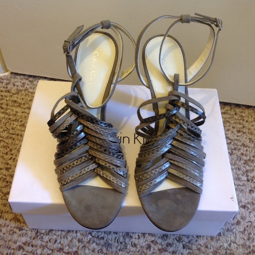 NIB Calvin Klein Gray Suede/Snake Strappy Heels 8M